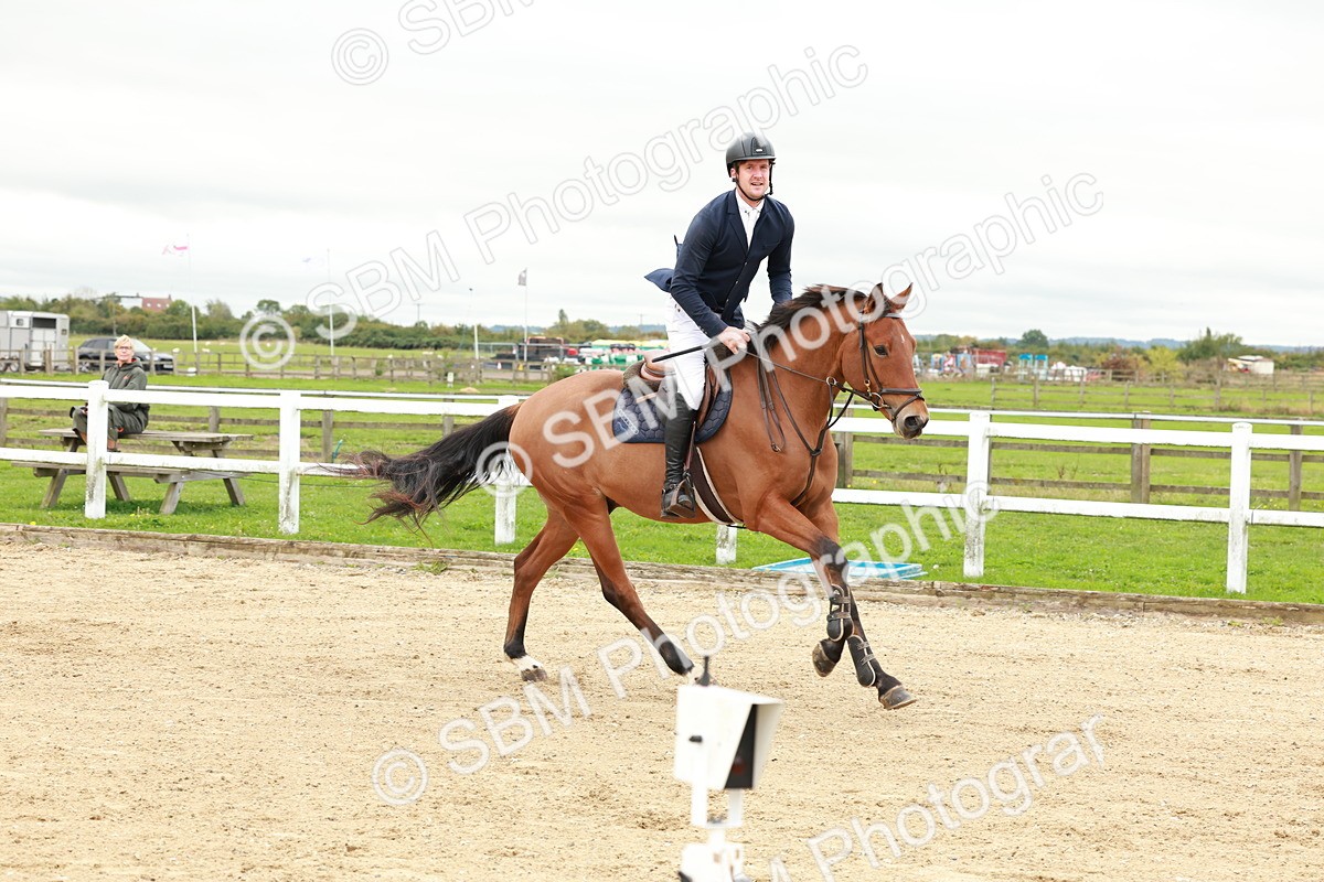 1I0A6815 - Class 2 - Senior British Novice