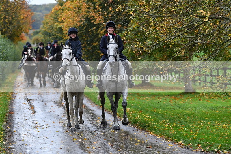 WJ5_6205 - B&B walk back for Hunt Tea !
