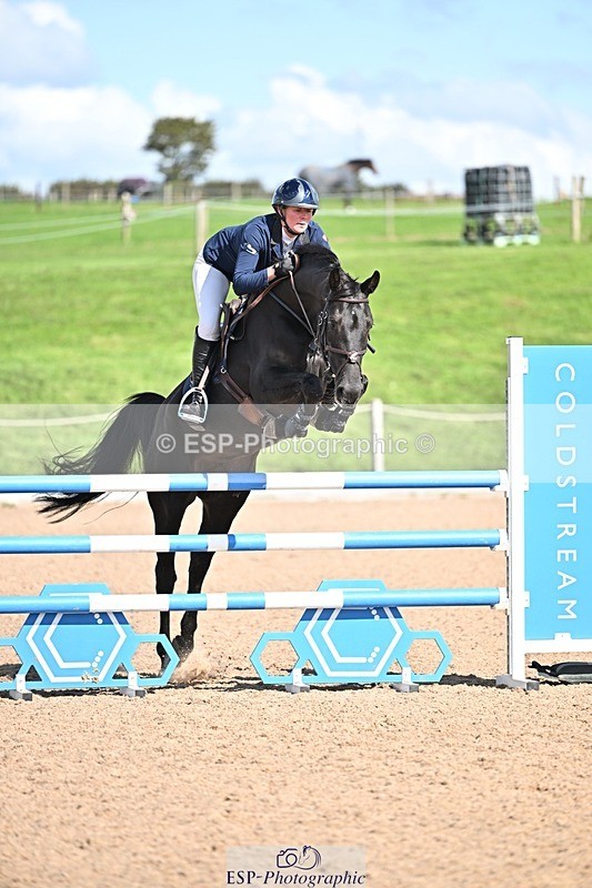 250924-131130-00364 - Cls 4 Newcomers and 1.10m Open