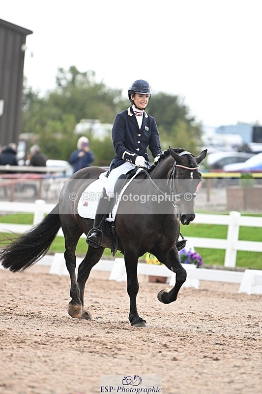 250907-125141-08463 - 005-Jessica.AllenHendrewen.Desert.Lady