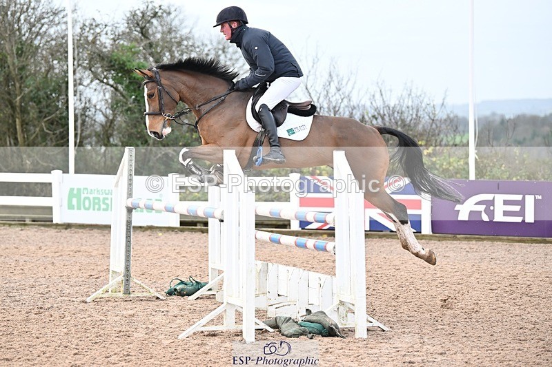 241206-125255-00846 - Cls 5 Newcomers and 1.10m Open