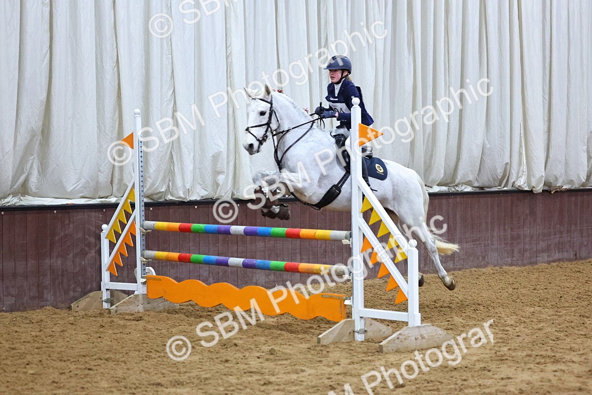 SBM_002789 - Class 6 - Holly & Ivy Stakes - 90cm