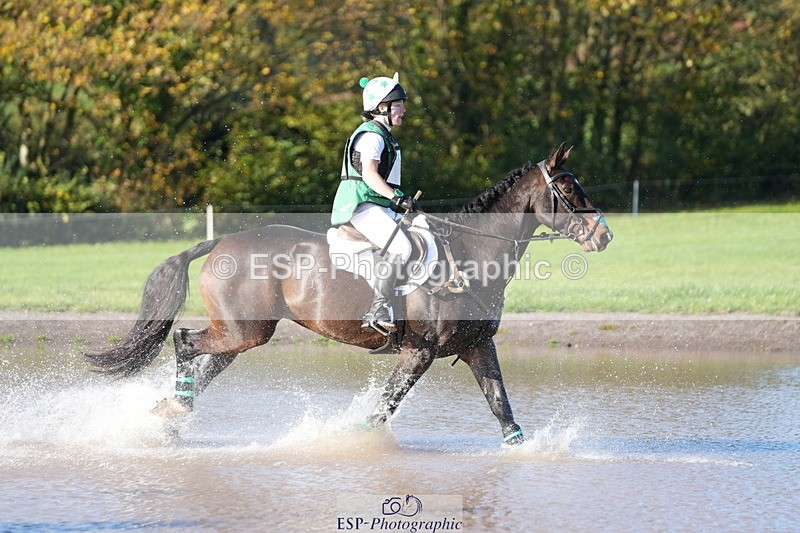 251024A-110802-07106 - A-012-Beth.Hobden