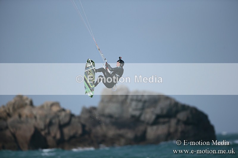 KS 020413-92 - Kite Surfing
