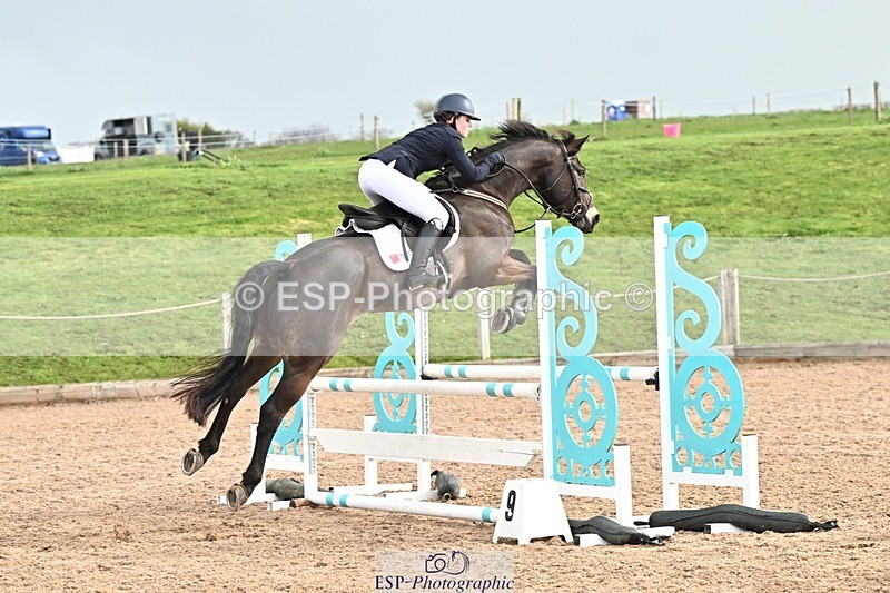 250416-094423-00093 - Cls 1 British Novice and 90cm