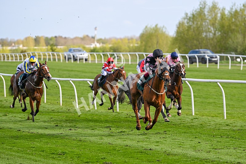 240424-Race 7-Fly Pass-8542 - Race 7