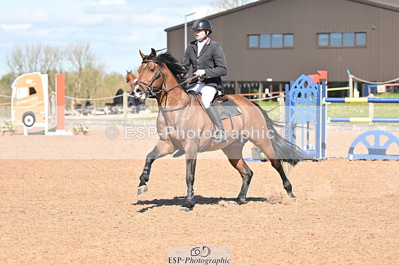 240418A-112139-02551 - Cls 5, 2 Star Medium Tour 1.35m