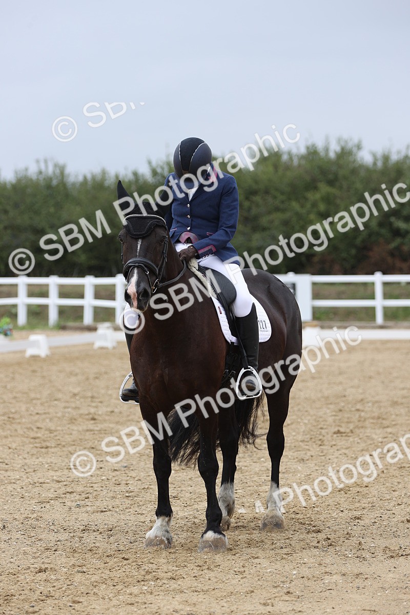 SBM_004367 - Class 9 - Novice 3 Champs