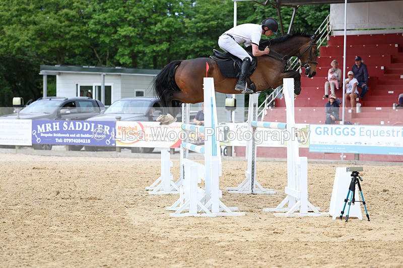 3E7A7463 - Class 8: Senior Foxhunter/1.20 open