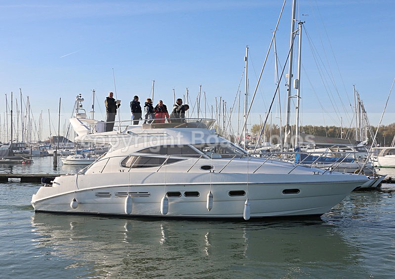 131116 SEALINE F42 WT7A2759 - Flybridge Cruisers