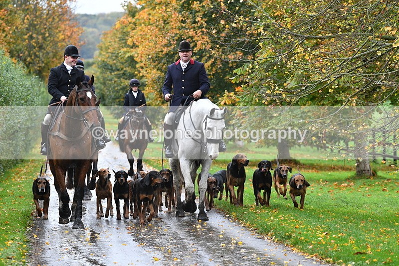 WJ5_6092 - B&B walk back for Hunt Tea !