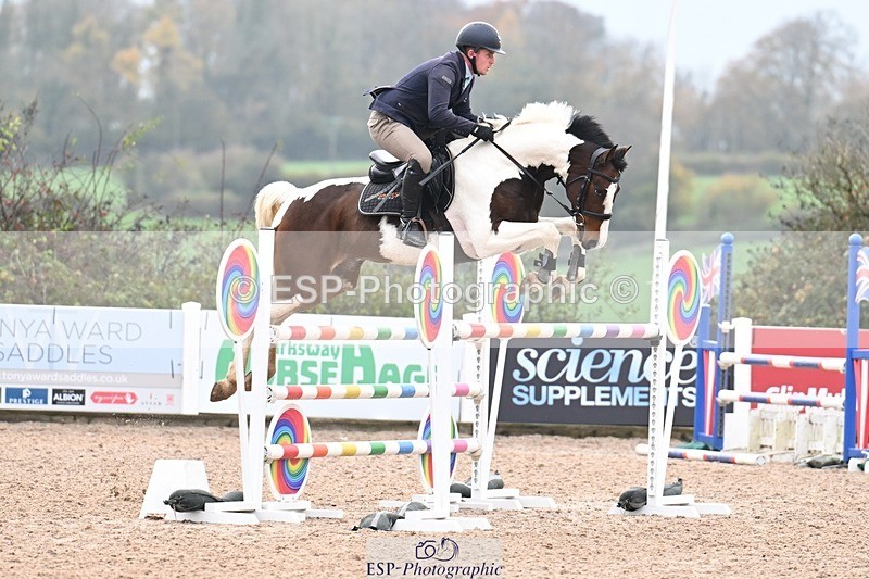 251105-142846-00884 - Cls 06 Fox & 1.20m