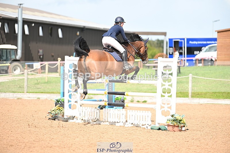 240912A-125613-01585 - Cls 3 Snr Foxhunter