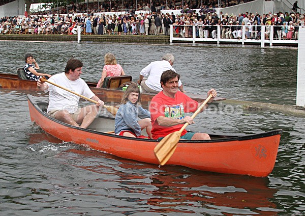 100702 ORANGE CANOE IMG_9605 - HENLEY REGATTA - FRIDAY 2nd JULY 2010