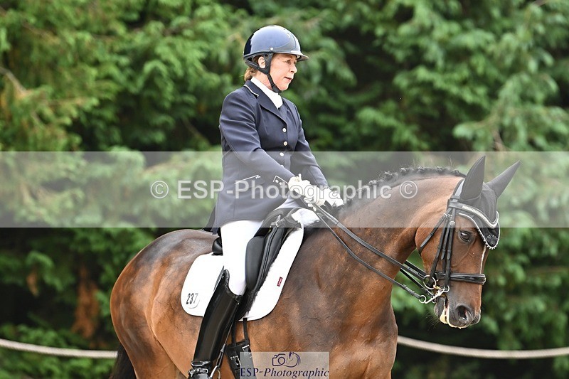 240811-123332-05755 - 237-Debbie.Summerfield-I.Cleo