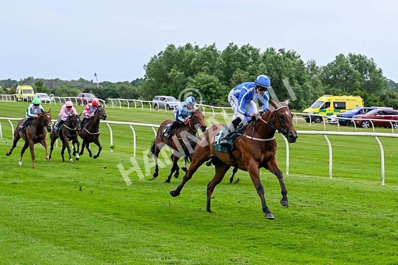 220626-Race 1-Minzelle-8387 - Race 1 14.30pm British EBF Maiden Fillies' Stakes