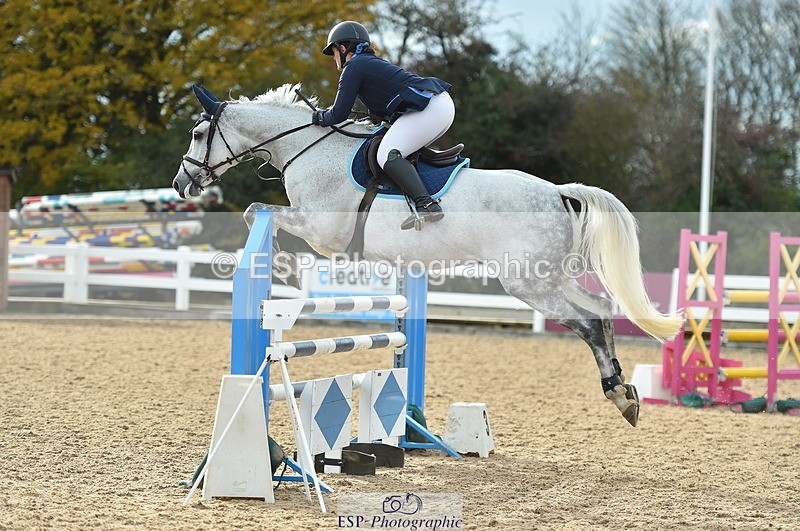 231111A-131556-02087 - Cls 12 Newcomers & 1.10m Open