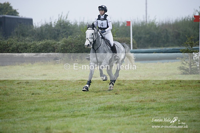 WWHT 171021 0025 - Novice Restricted (0.80m)  17/10/21