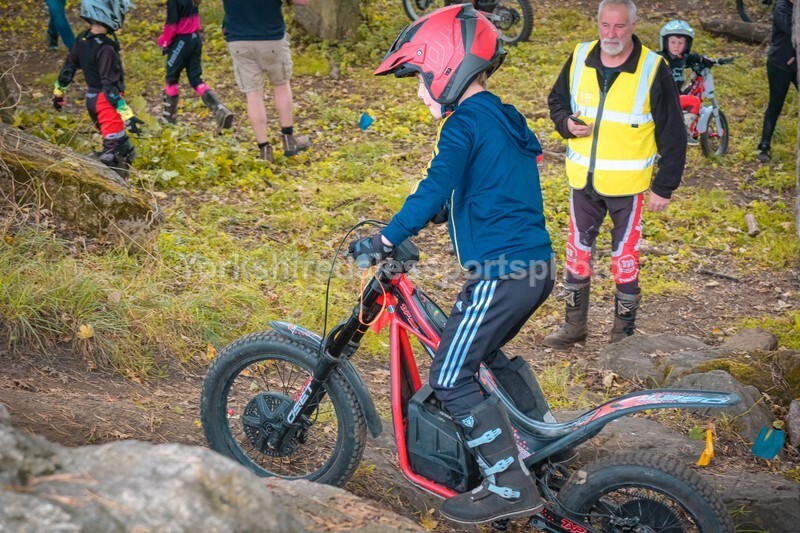 DSCF0224 - Ripon MC Trial 27/09- kids
