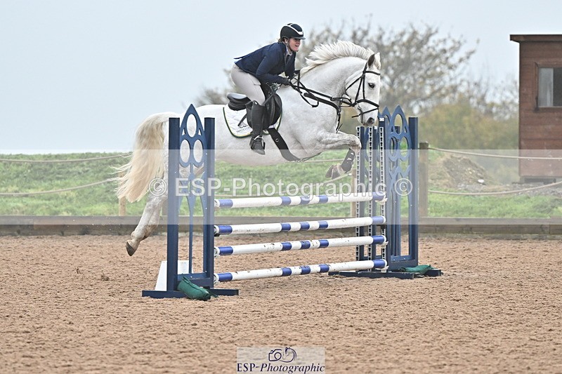 241103A-110405-06872 - SUN Cls 18 British Novice and 90cm Open