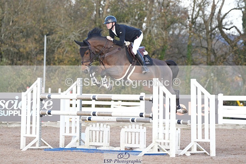 251108-125229-02587 - Cls 13 Foxhunter and 1.20m Open