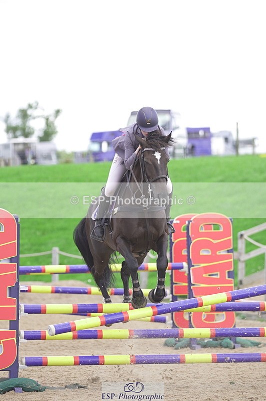 230806A-110134-01491 - Cls 13 Snr Newcomers & 1.10m Open