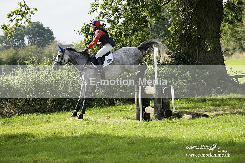  WWHT 171021 2995 - Intermediate (0.90m)  17/10/21