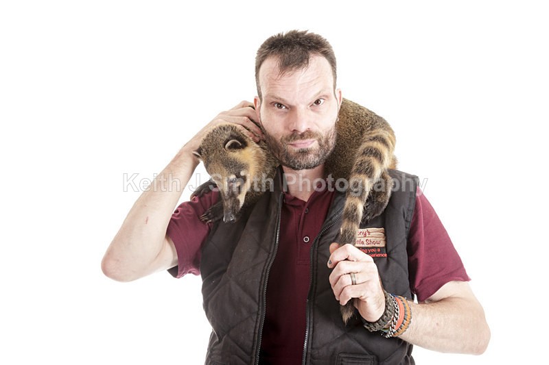 2SKJ8867 - Roaming Reptile Show. II