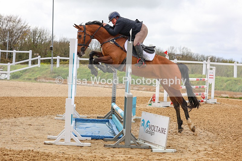 3E7A1616 - Class 7: Senior Newcomers/1.10m open