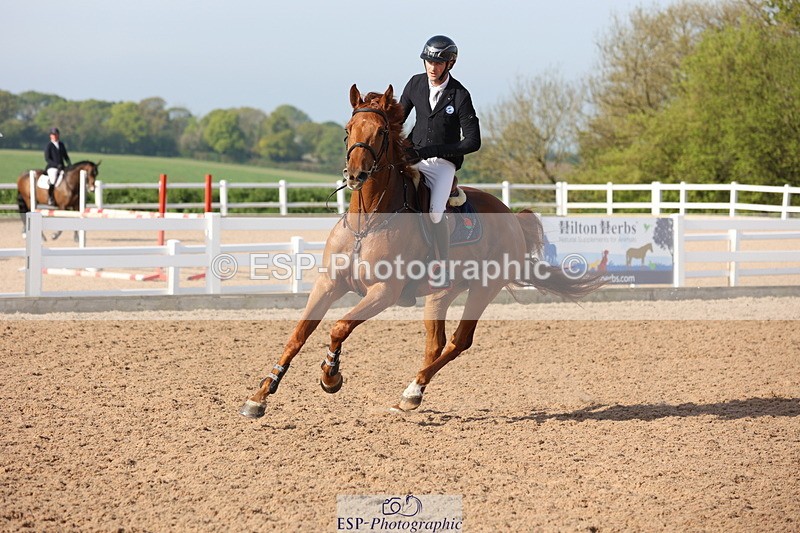 240510A-083600-04318 - Cls 13 British Novice and 90cm Open