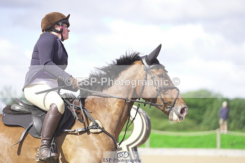 230806A-105052-01445 - Cls 13 Snr Newcomers & 1.10m Open