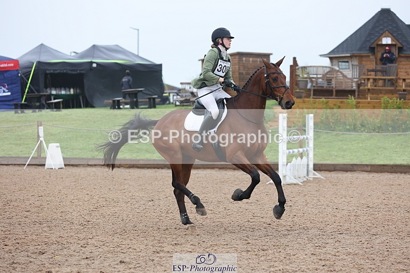 250418-151428-06045 - 308-Hannah.Hobhouse-CHEVALIAN.DUCATI