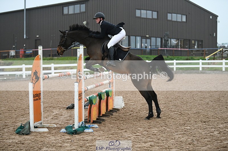 241103A-105257-07611 - SUN Cls 21 Snr Newcomers and 1.10m Open