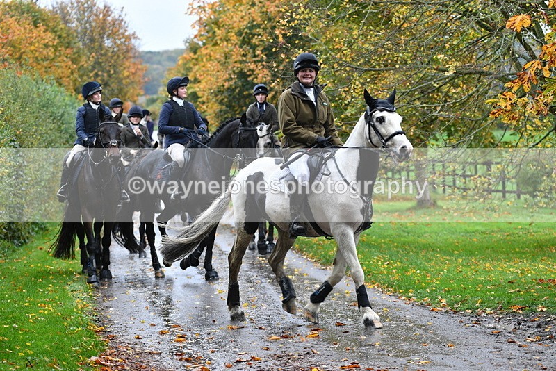 WJ5_6323 - B&B walk back for Hunt Tea !