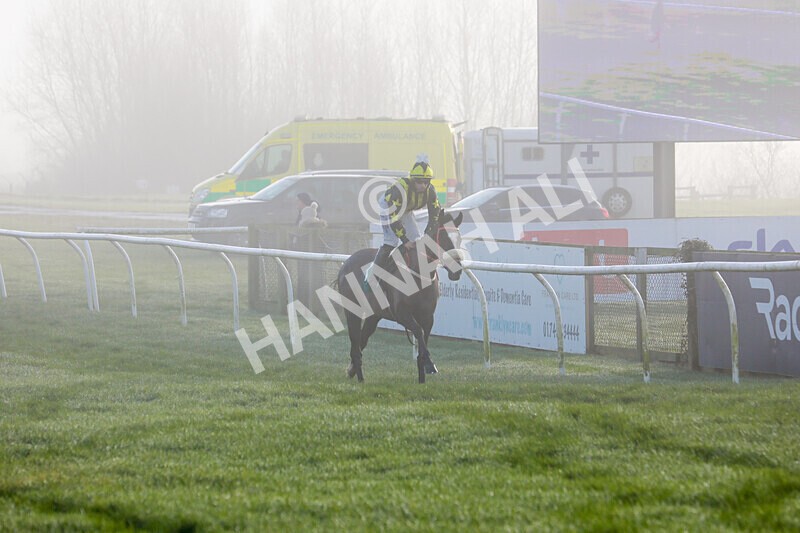 281224-Race 1-Not Staying Long-1181 - Race 1