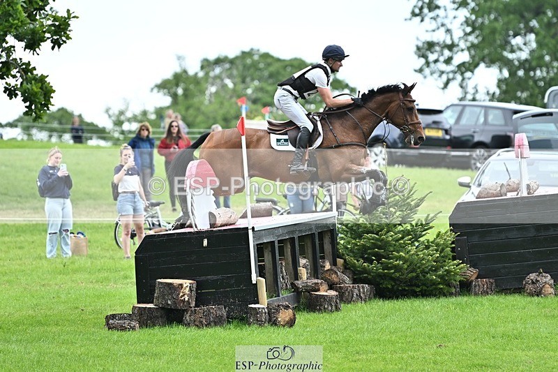 240525-161825-17544 - 241-CLASS_ROMANCE-Jack_Pinkney