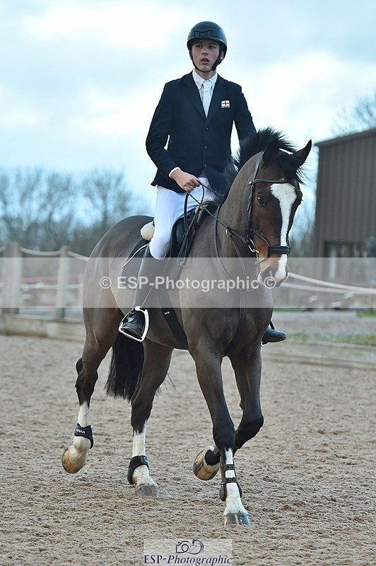 231119A-152018-06374 - Sun Cls 11-13 Children on Horses 90cm, 1m & 1.10m