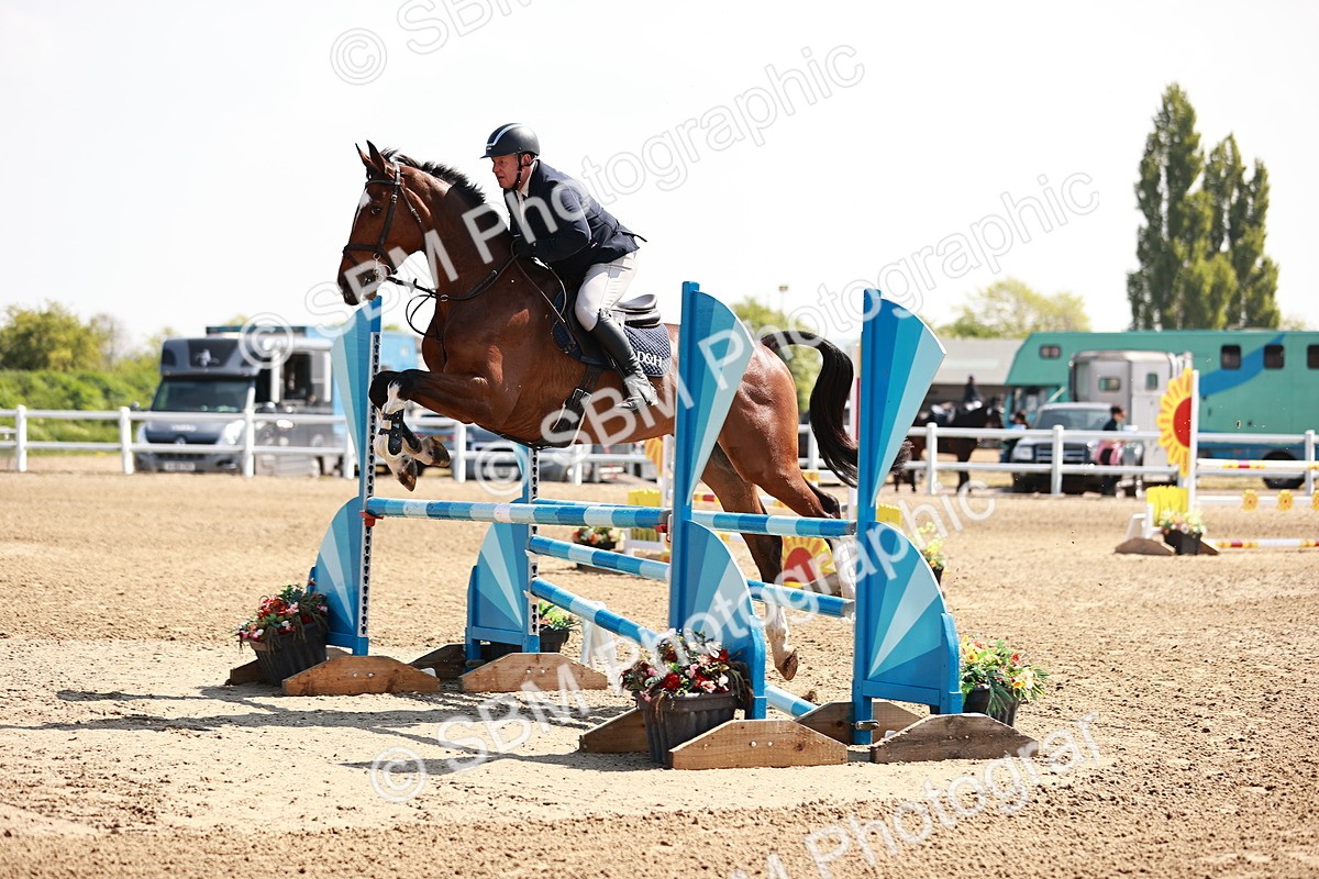  - Class 23 - Senior 1.05m