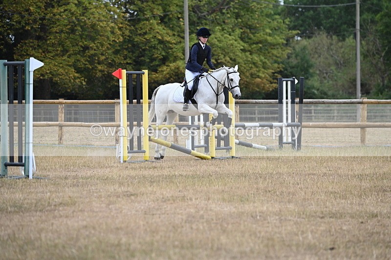 WJ6_0530 - Class 14 Intermediate Jumping 75cm