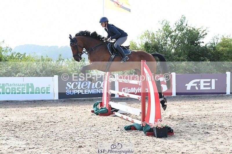 250725-171343-04127 - Cls 10 1.05m Amateur Quali