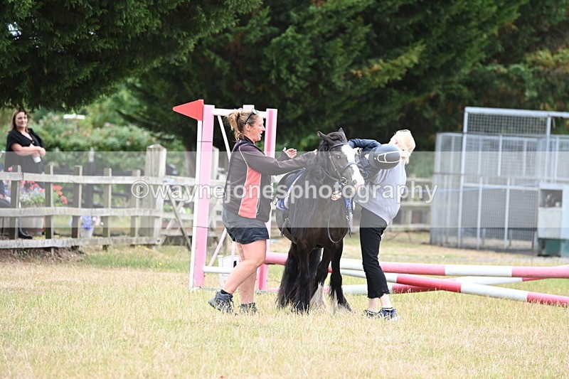 WJ6_9507 - Class 12 Minimus Jumping 45cm