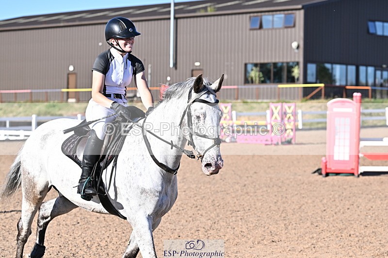 250708A-183350-00573 - 90cm Classes