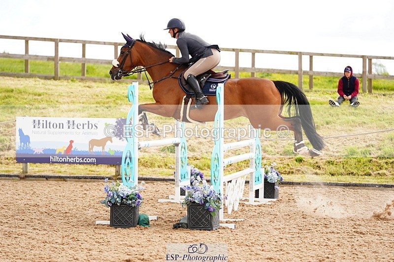 240526A-111604-07777 - Cls 26 Chard Equ 1.05m and 1.10m Grand Prix