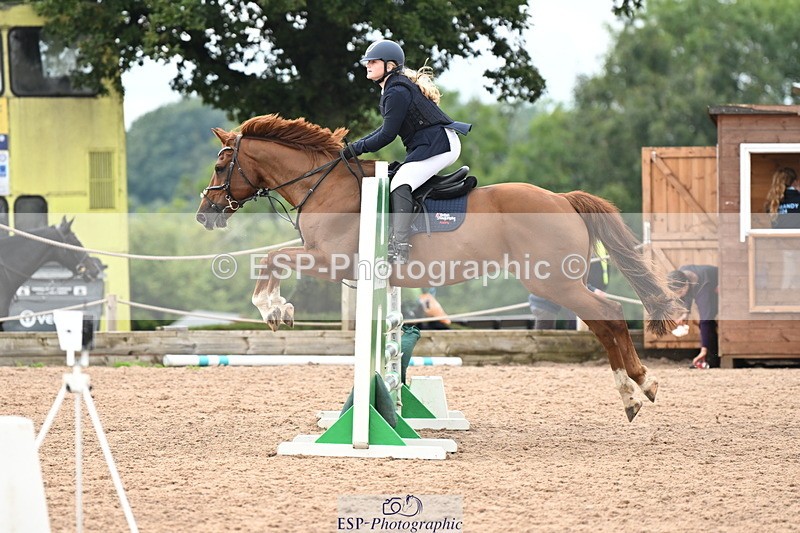 240908A-131132-03935 - Cls 15 U21 Intro 90cm-1.00m  Team Comp