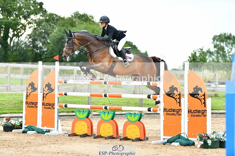 230720A-153828-03969 - Cls 9, 2 Star Big 1.40m Start to break