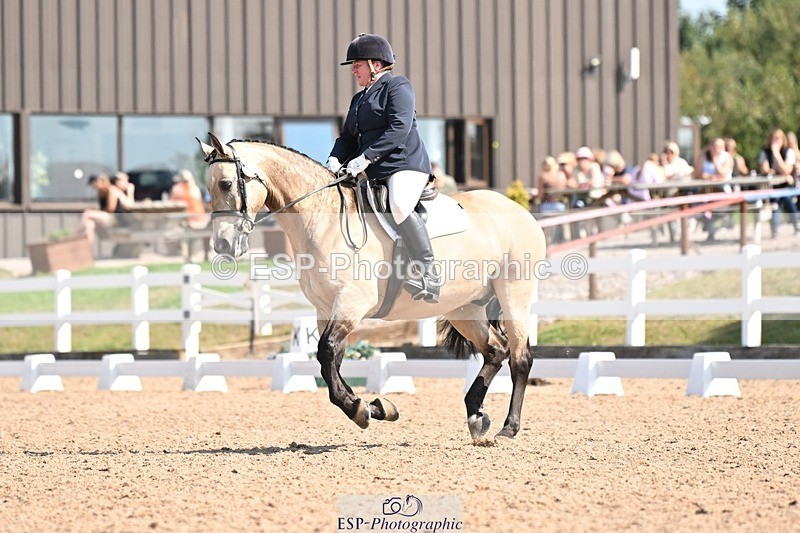 250816-111145-03542 - 082-Sarah.DavisWinston.Classic.Gold