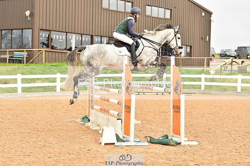 231122A-130150-00392 - Cls 4 Newcomers & 1.10m Open