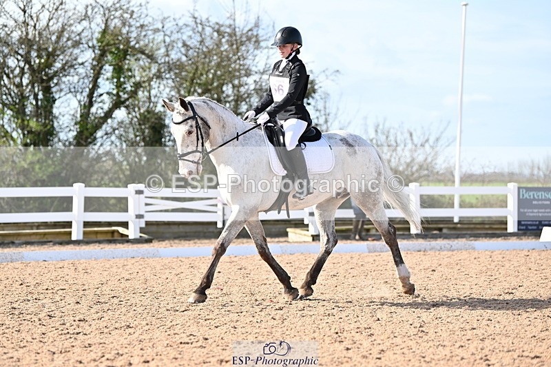 240324A-145348-04103 - Novice 27, 14.30 to 15.25