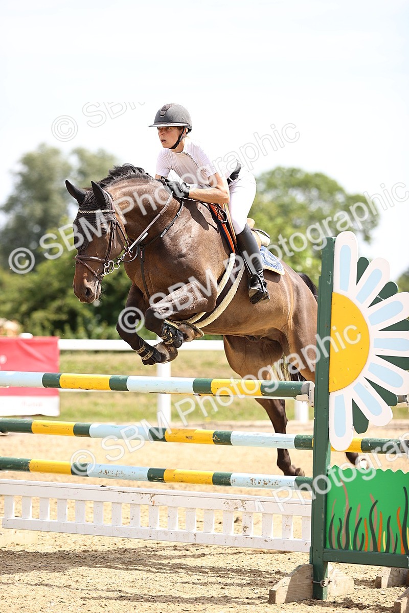 SBM_000572 - Class 15 - Redpost Equestian Senior Foxhunter - 1.20m