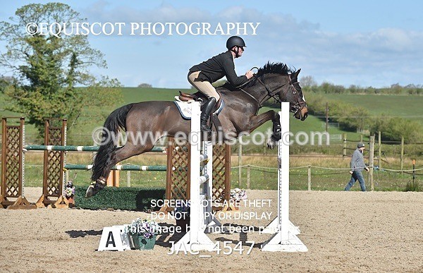 JAC_4547 - CLASS 11 SAT Andrew Hamilton Coach, RHS Foxhunter Championship Qualifier